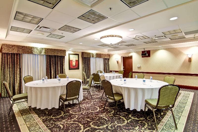 Hampton Inn & Suites by Hilton Guelph, photo 1