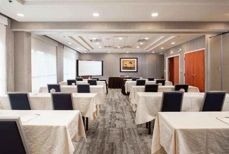 Hampton Inn & Suites by Hilton Barrie, photo 1
