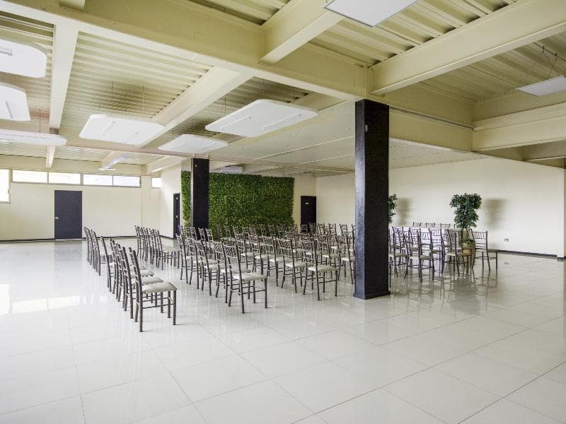 Capital O Hotel Central, photo 1