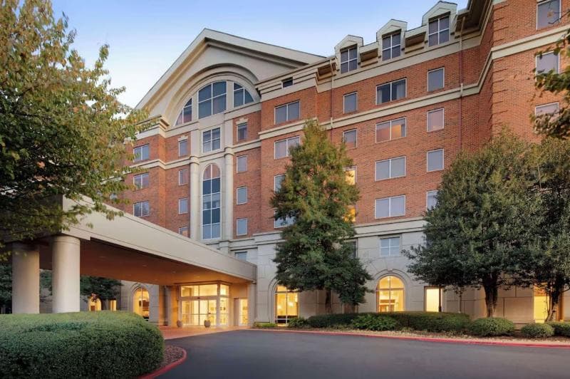DoubleTree by Hilton Hotel Atlanta - Roswell photo 1