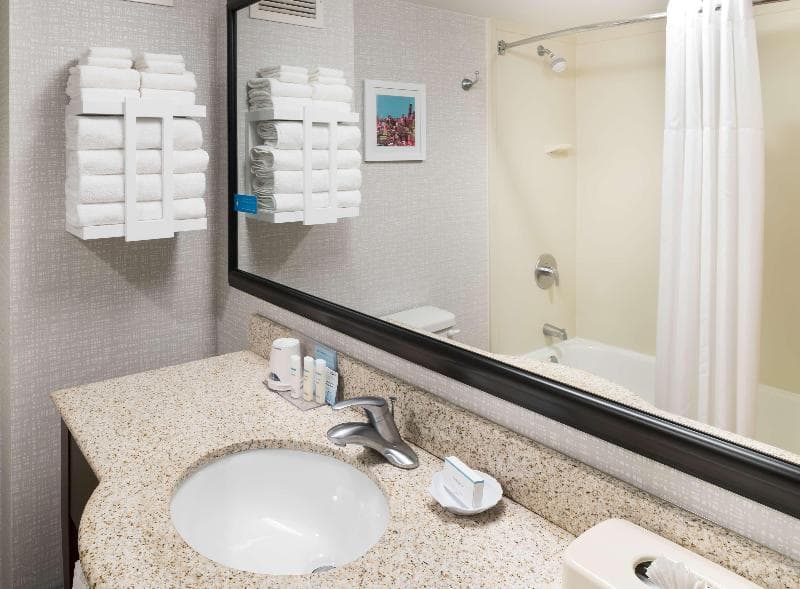 Hampton Inn & Suites Chicago-North Shore/Skokie, photo 1