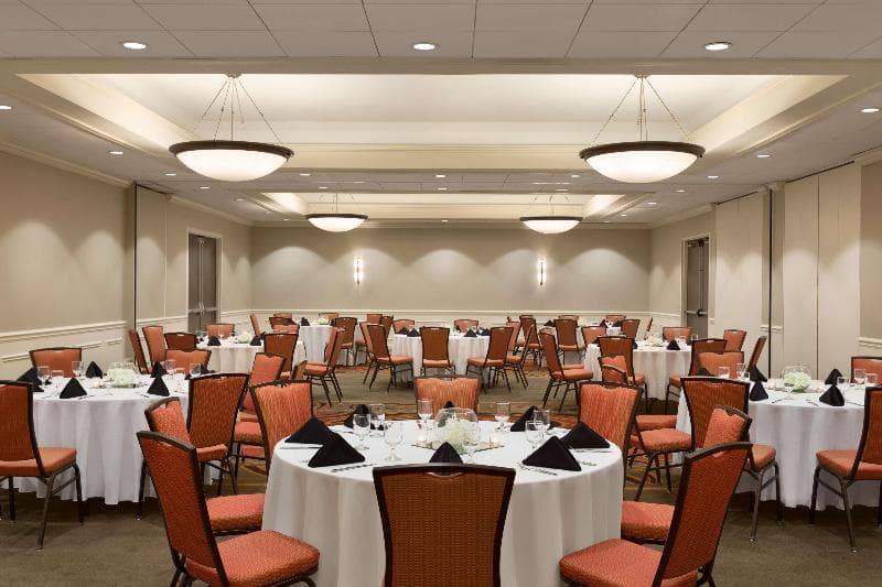 DoubleTree by Hilton Hotel Hartford - Bradley Airport photo 1