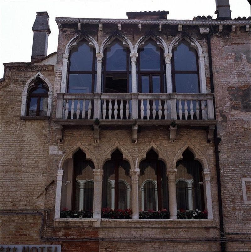 Pausania photo 1