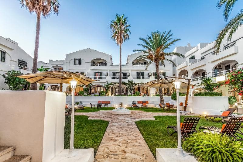 White Sands Beach Club, photo 1