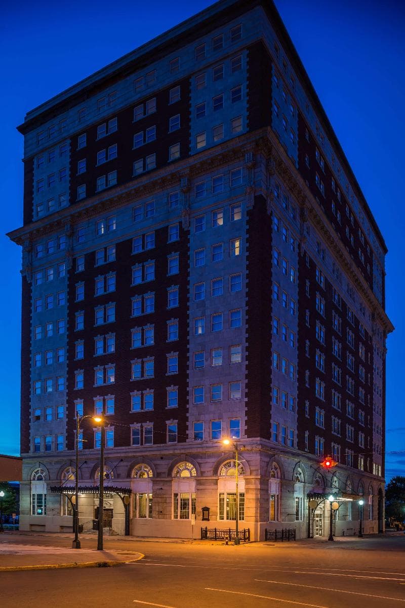 DoubleTree by Hilton Utica photo 1
