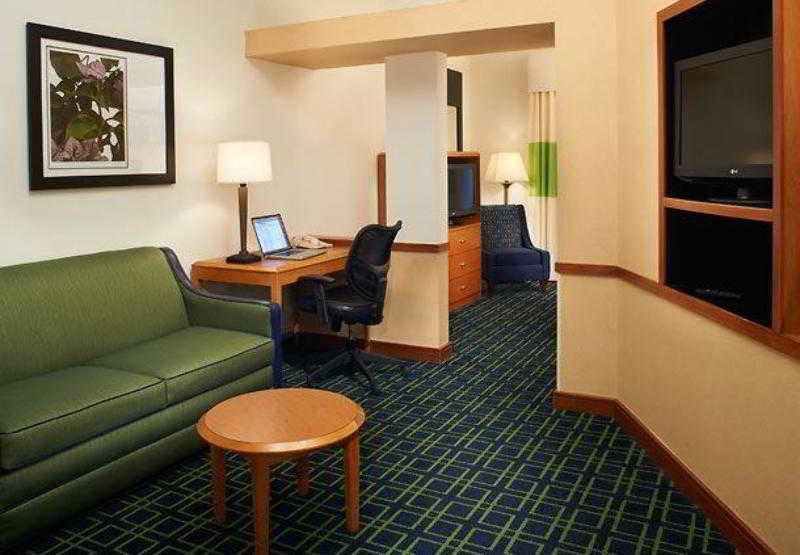 Fairfield Inn & Suites Indianapolis East, photo 1