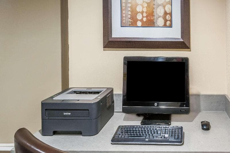Super 8 By Wyndham Calgary/Airport, photo 1
