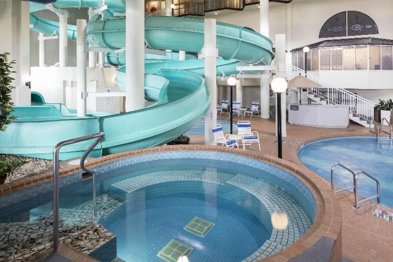 Sheraton Cavalier Calgary Hotel, photo 1
