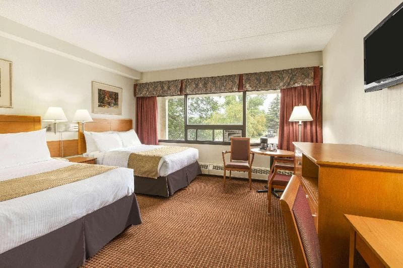 Travelodge By Wyndham Edmonton East, photo 1