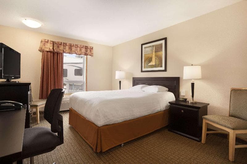 Super 8 By Wyndham Edmonton International Airport, photo 1