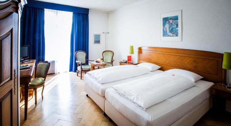 Carlton-Europe Vintage Adults Hotel, photo 1