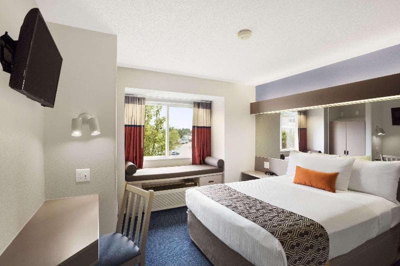 Microtel Inn & Suites By Wyndham Louisville East, photo 1