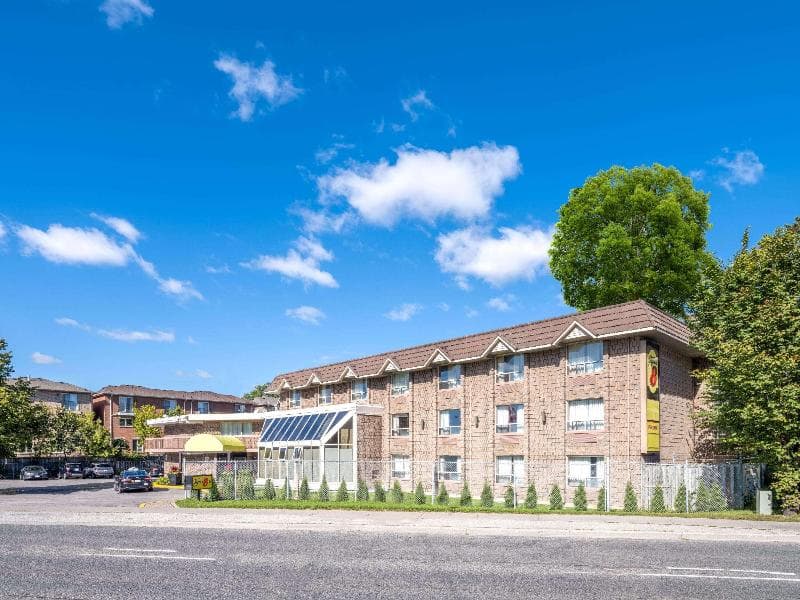Super 8 by Wyndham Toronto East, photo 1