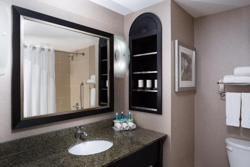 Holiday Inn Express & Suites Ottawa West - Nepean, photo 1