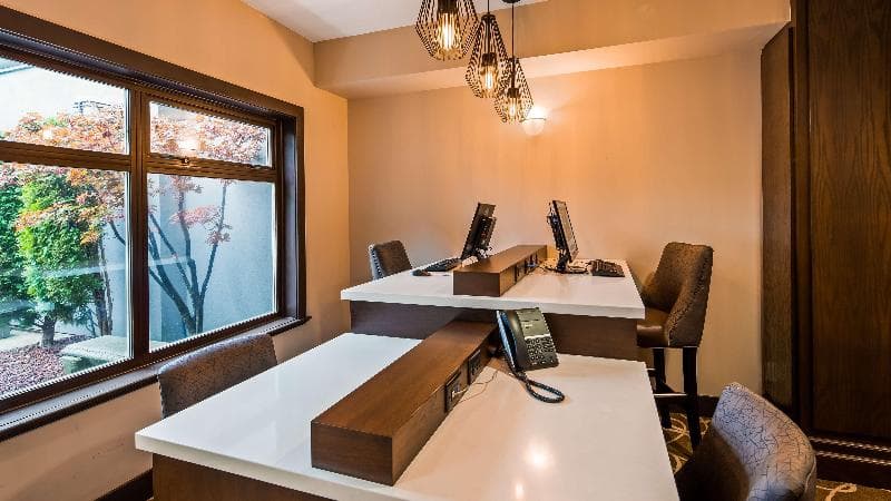 Best Western Plus Pitt Meadows Inn & Suites, photo 1