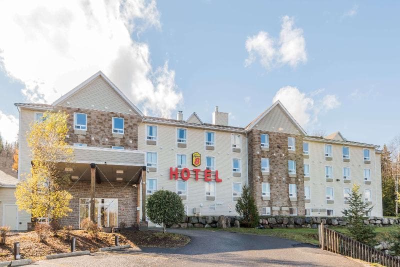 Super 8 by Wyndham Sainte Agathe Des Monts photo 1