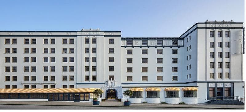 Graduate by Hilton Berkeley, photo 1
