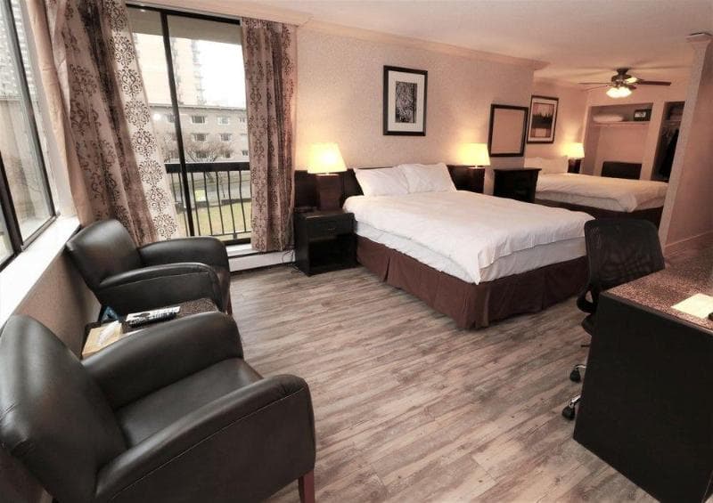 Riviera On Robson Suites, photo 1