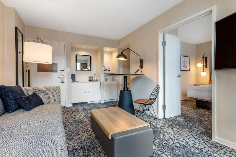Sheraton Suites Old Town Alexandria, photo 1