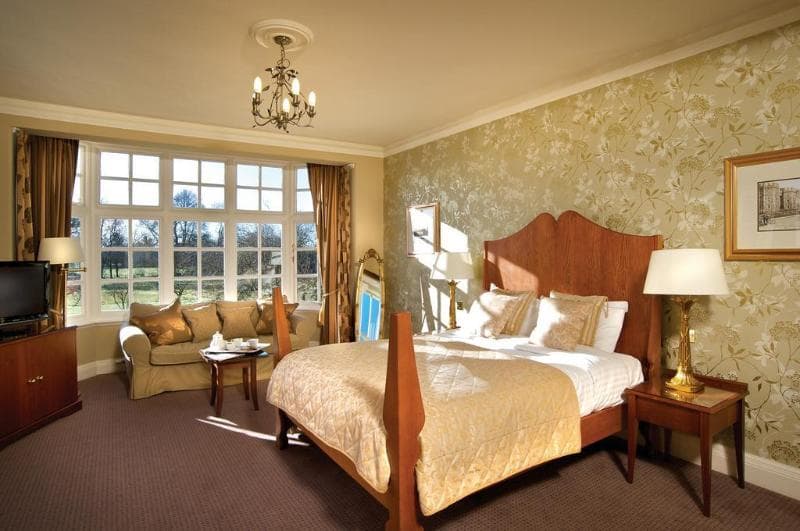 Grovefield House, photo 1
