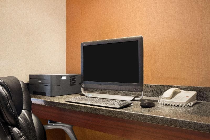 Days Inn & Suites by Wyndham Langley, photo 1