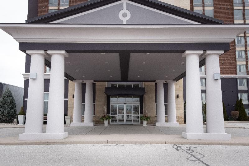Holiday Inn Express & Suites Chatham South, photo 1
