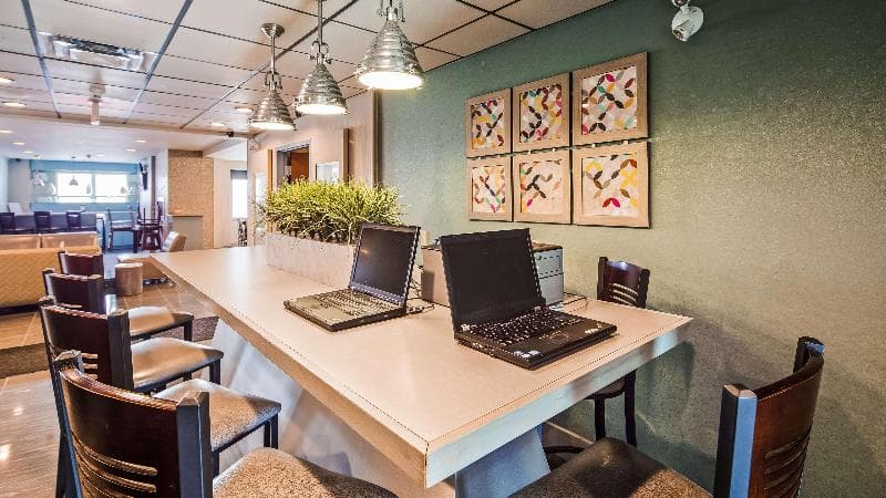 Best Western Plus Woodstock Inn & Suites, photo 1