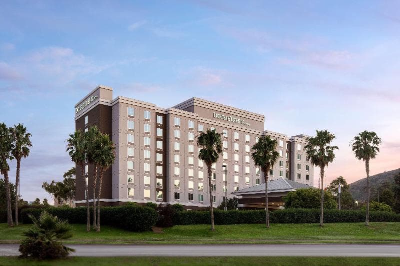 DoubleTree by Hilton San Francisco Airport North Bayfront, photo 1