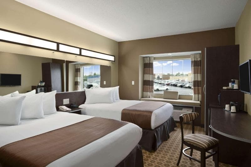 Microtel Inn & Suites By Wyndham Fairmont, photo 1