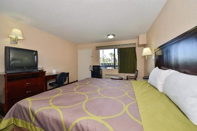 Super 8 Ontario Ca, photo 1