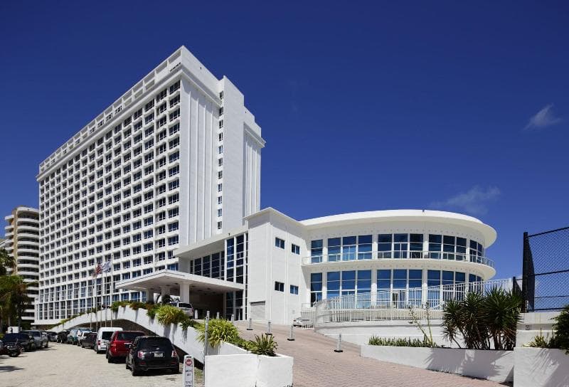 Newpoint Miami Beach Apartments, photo 1