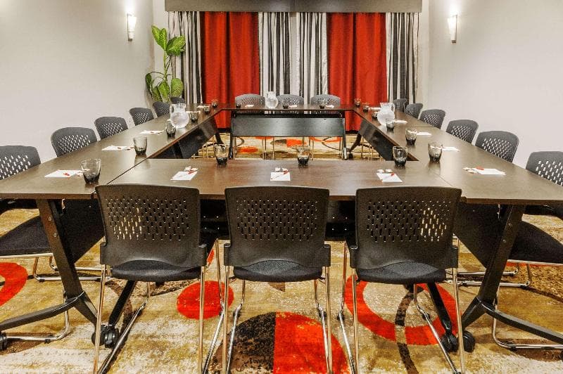 Ramada By Wyndham Moose Jaw, photo 1