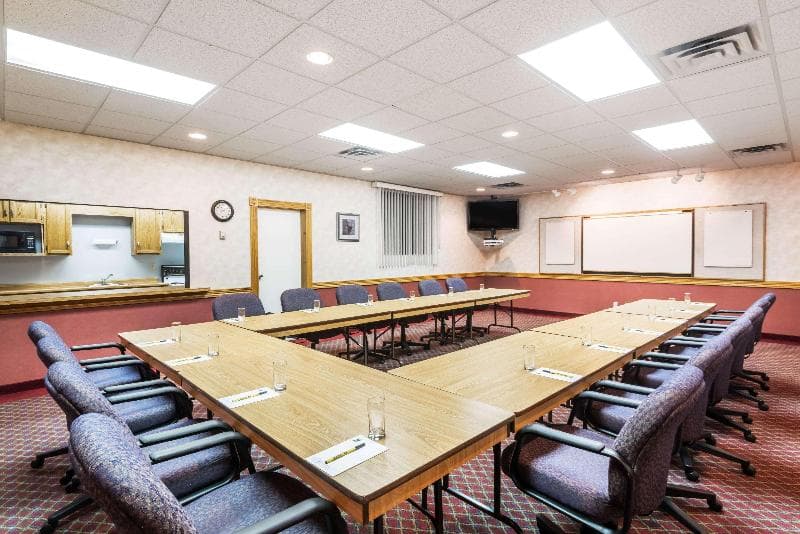 Super 8 By Wyndham Port Elgin, photo 1