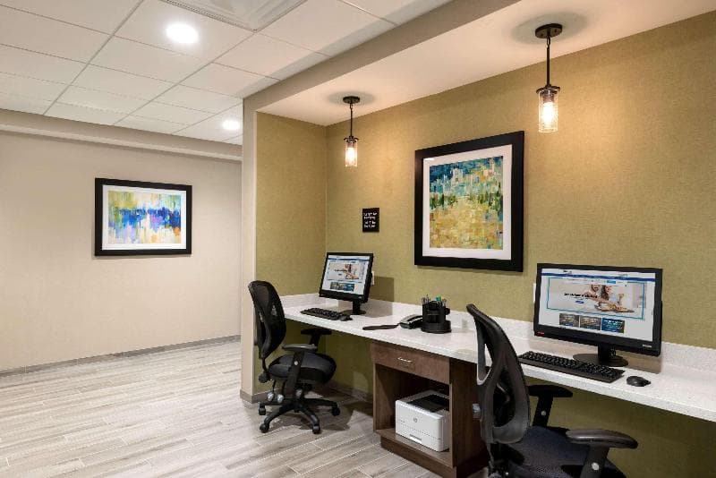 Hampton Inn Baltimore Bayview Campus, photo 1