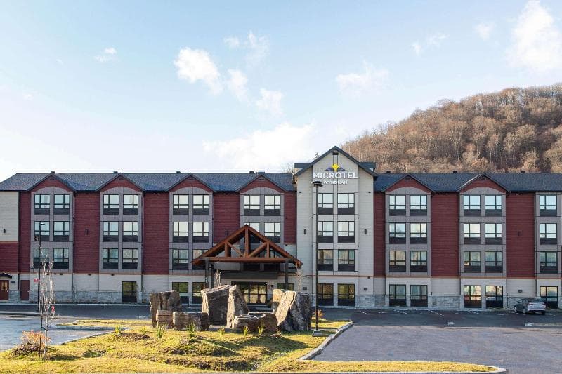 Microtel Inn & Suites By Wyndham Mont Tremblant, photo 1