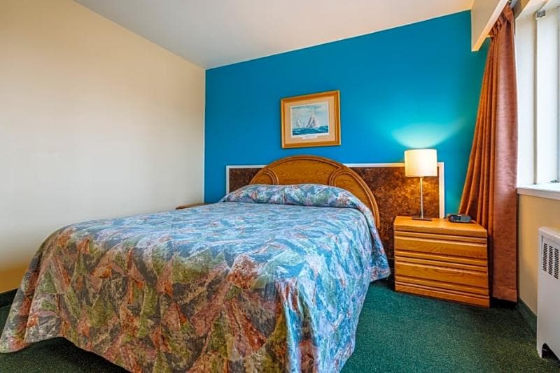 English Bay Hotel photo 1