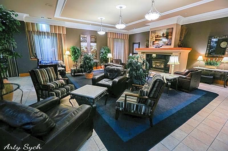 The Glenmore Inn & Convention Centre, photo 1