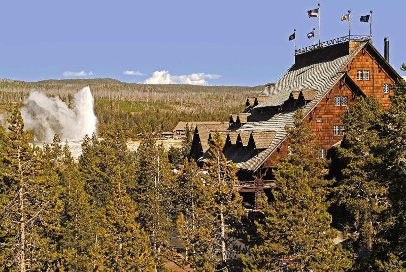 Old Faithful Inn, photo 1