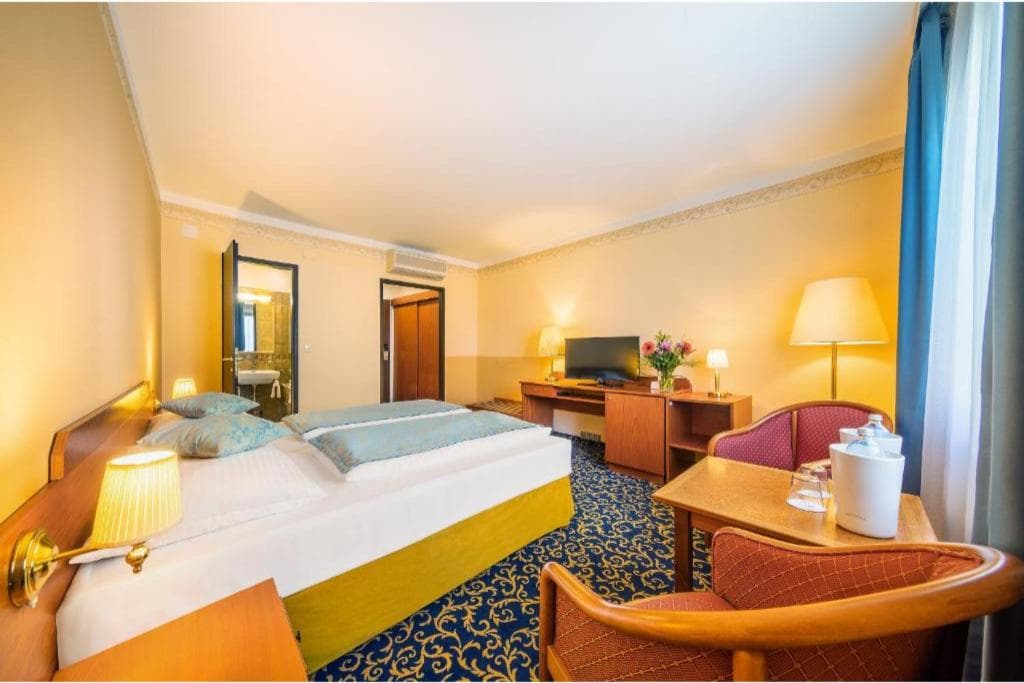 Bellevue Hotel photo 2