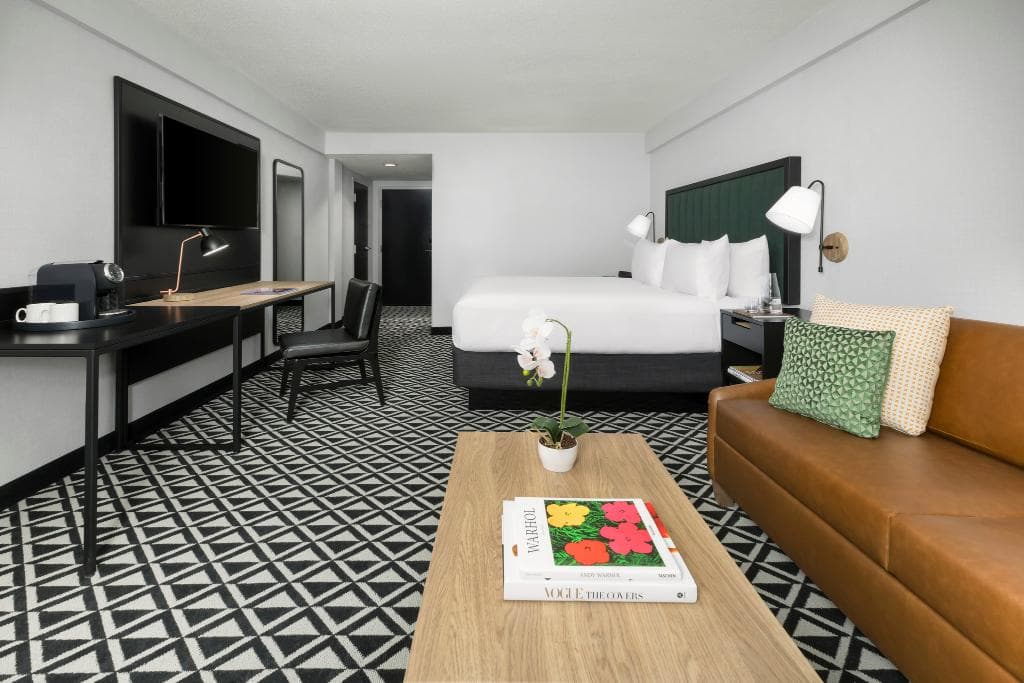 Holiday Inn Boston-Brookline photo 2