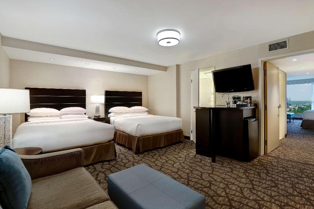 Embassy Suites by Hilton Niagara Falls Fallsview, photo 4