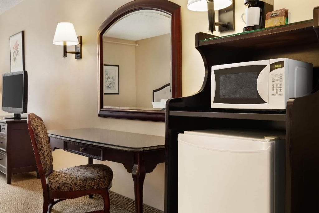 Ramada by Wyndham Fredericton photo 3