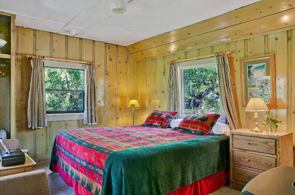 Tamarack Lodge photo 5