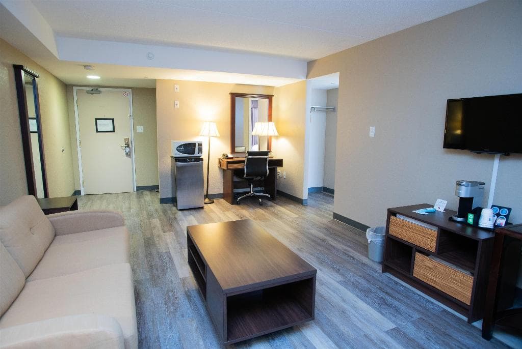Super 8 by Wyndham Mississauga photo 4