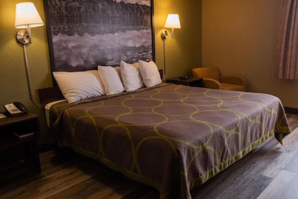 Super 8 by Wyndham Mississauga photo 3