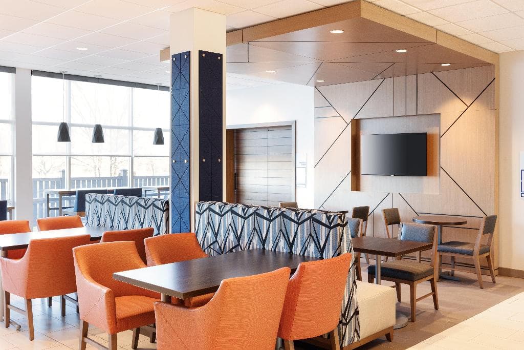 Holiday Inn Express Portland South - Lake Oswego, photo 4
