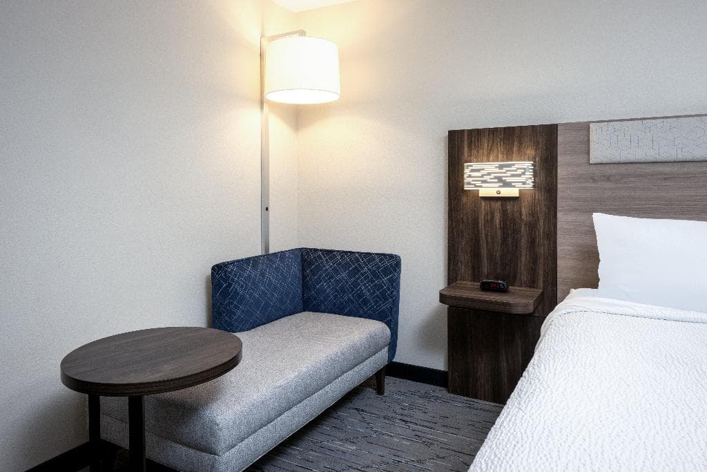 Holiday Inn Express Portland South - Lake Oswego, photo 3
