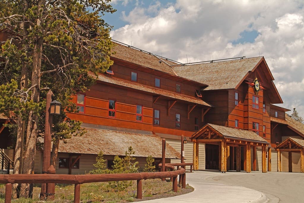 Old Faithful Snow Lodge & Cabins, photo 4