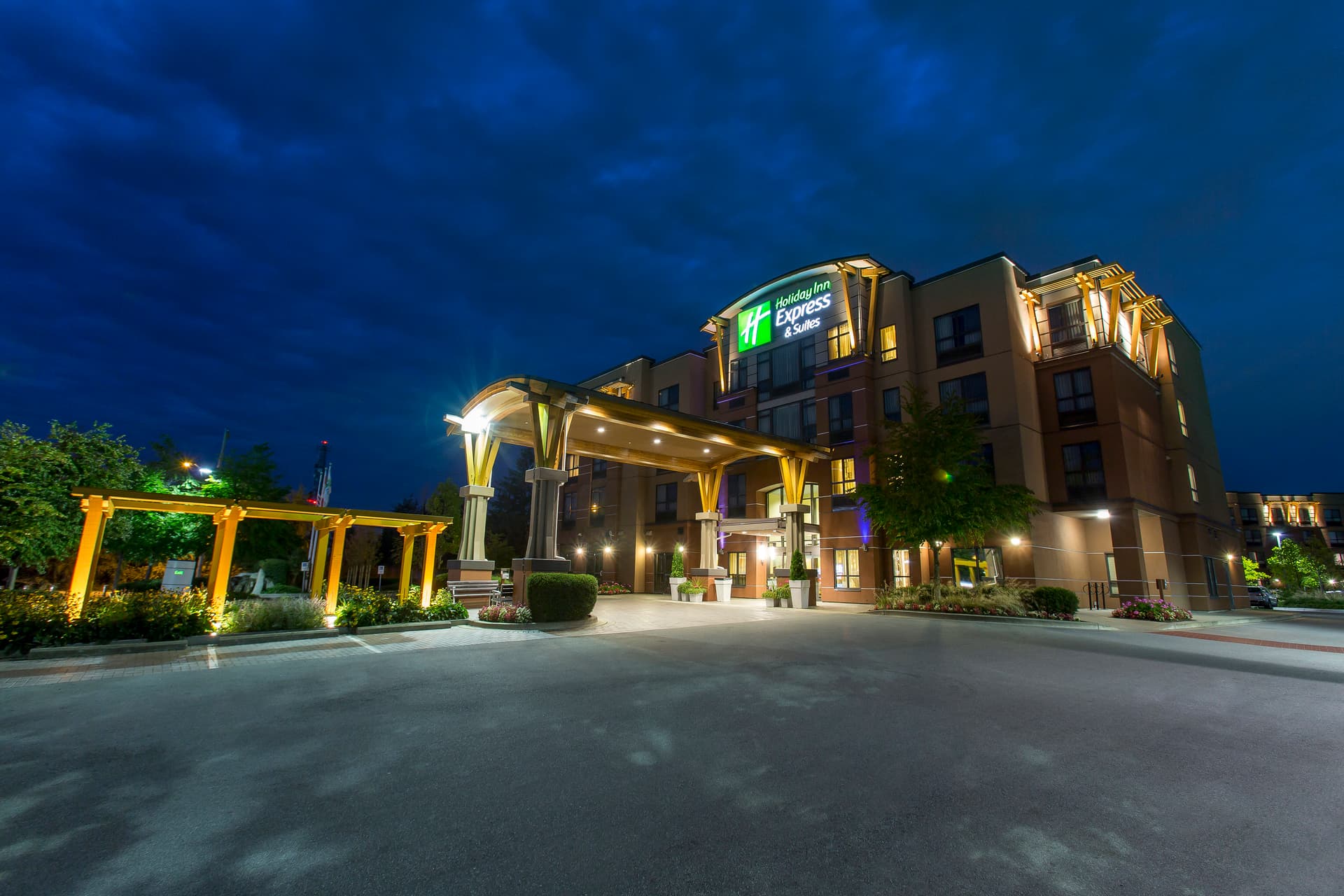 Holiday Inn Express & Suites Riverport Richmond, photo 1