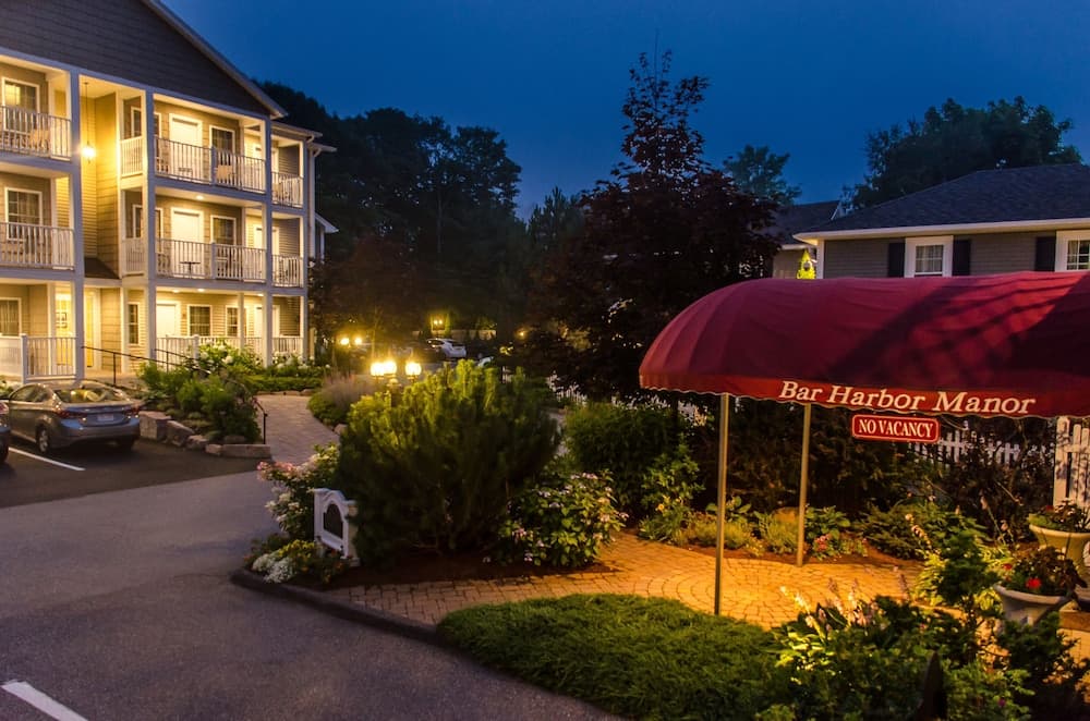 Bar Harbor Manor photo 1
